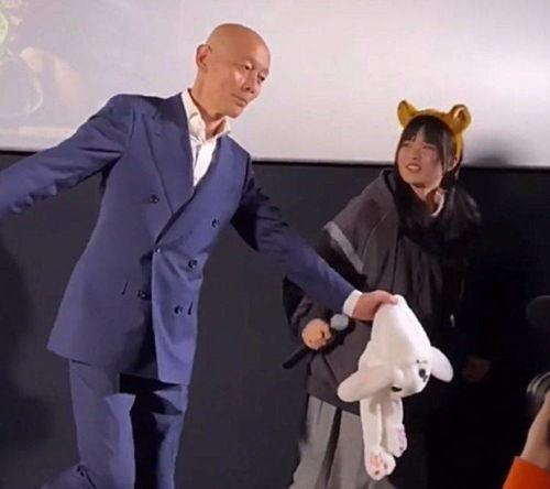 娱乐吃瓜阿姨视频